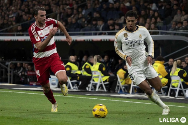 Ignasi Miquel persigue a Jude Bellingham (LALIGA) Ignasi Miquel persigue a Jude Bellingham (LALIGA)
