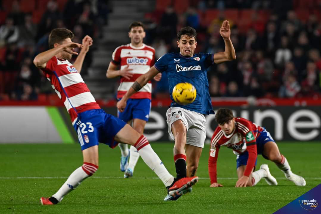 El Granada CF quiere hacerse fuerte en el Nuevo Los Carmenes (JOSÉ M. BALDOMERO)