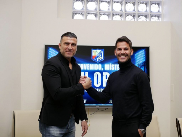 Edu Oriol y Armando Lozano en su presentación (CF MOTRIL) Edu Oriol y Armando Lozano en su presentación (CF MOTRIL)