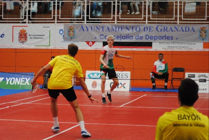 Imagen de un partido anterior (BÁDMINTON GRANADA) 