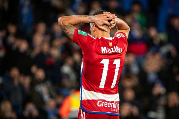 Uzuni se lamenta tras fallar una pena máxima ante el Getafe (LOF) Uzuni se lamenta tras fallar una pena máxima ante el Getafe (LOF)
