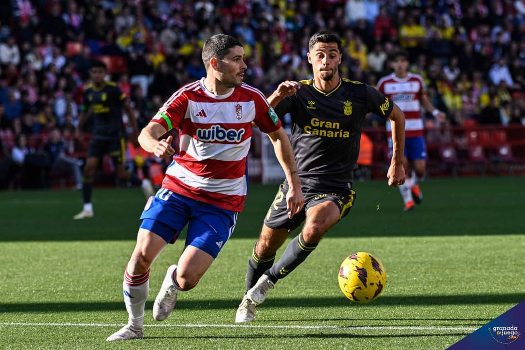 Sergio Ruíz volvió a ser el mejor del Granada CF (JOSÉ M. BALDOMERO)