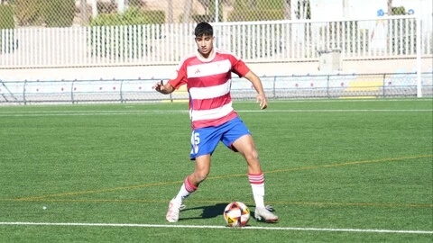 Oussama durante un partido con el juvenil del Granada (GRANADA CF) Oussama durante un partido con el juvenil del Granada (GRANADA CF)