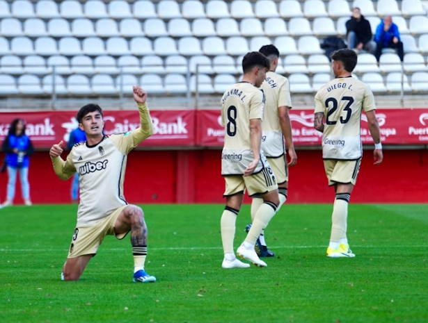 Julito celebra el gol del filial (GCF)