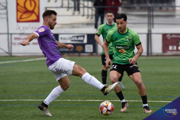 El partido fue muy intenso (JOSÉ M. BALDOMERO)