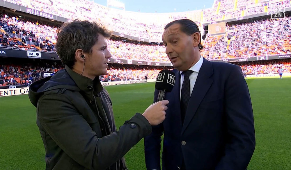 Alfredo García Amado atiende a los micrófonos de DAZN (DAZN)