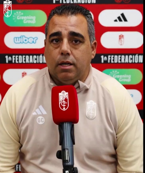 El entrenador del Recreativo, Germán Crespo (GRANADA CF) El entrenador del Recreativo, Germán Crespo (GRANADA CF)