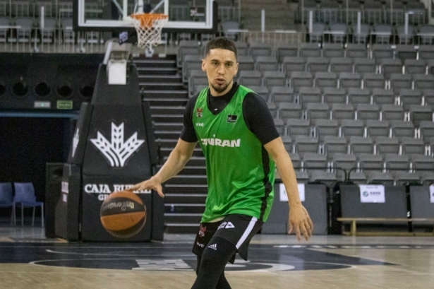 Scott Bamforth ha tomado conatcto con el Palacio de los Deportes (FERMÍN RODRÍGUEZ / FUNDACIÓN CB GRANADA) Scott Bamforth ha tomado conatcto con el Palacio de los Deportes (FERMÍN RODRÍGUEZ / FUNDACIÓN CB GRANADA)