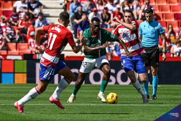 Samu en el partido ante el Granada CF (JOSÉ M. BALDOMERO) Samu en el partido ante el Granada CF (JOSÉ M. BALDOMERO)