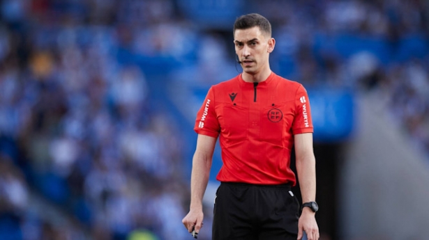 Muñiz Ruíz arbitrará el Granada -Osasuna (UD LAS PALMAS) Muñiz Ruíz arbitrará el Granada -Osasuna (UD LAS PALMAS)