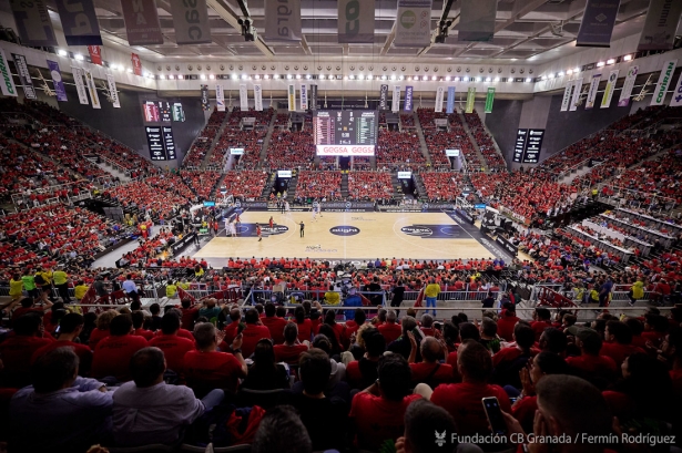 El Palacio quiere volver a ser una marea roja (FERMÍN RODRÍGUEZ/FUNDACIÓN CB GRANADA) El Palacio quiere volver a ser una marea roja (FERMÍN RODRÍGUEZ/FUNDACIÓN CB GRANADA)