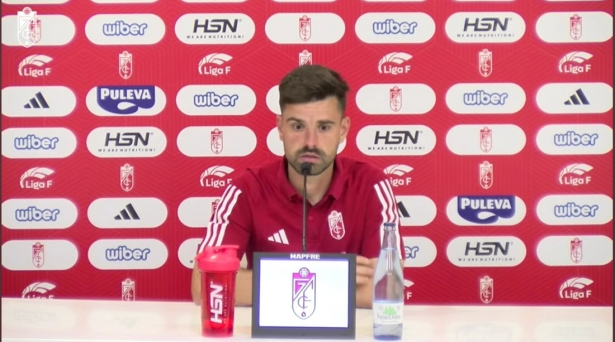 El entrenador del Granada CF Femenino, Roger Lamesa (GCF) El entrenador del Granada CF Femenino, Roger Lamesa (GCF)