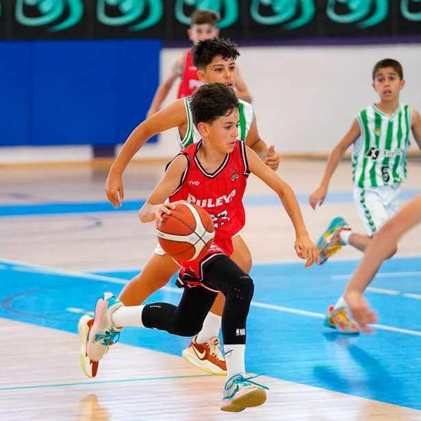 Imagen de uno de los partidos (FUNDACIÓN CB GRANADA) Imagen de uno de los partidos (FUNDACIÓN CB GRANADA)