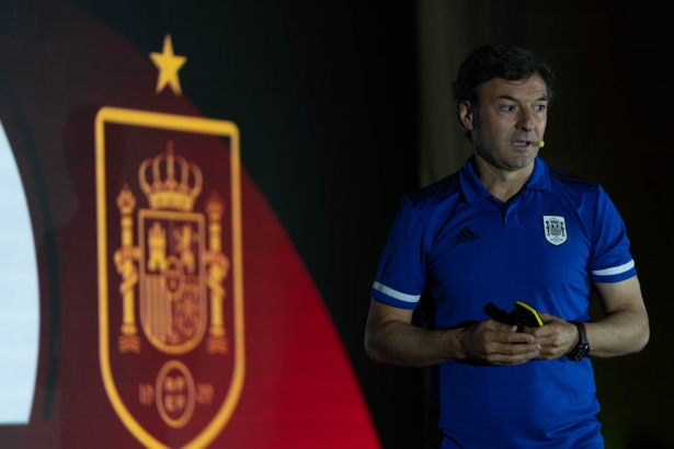 El seleccionador español sub 21, Santi Denia (AK COACHES WORLD)
