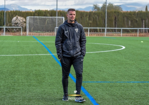 El presidente del CF Alhendín, Edu Iglesias (MANOLO PÉREZ)