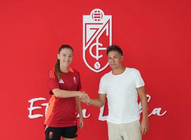 Bradic refuerza el ataque del Granada femenino (GRANADA CF) Bradic refuerza el ataque del Granada femenino (GRANADA CF)