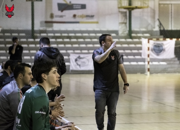 El entrenador del Domca BM Vega Ciudad de Granada, Javier Elvira El entrenador del Domca BM Vega Ciudad de Granada, Javier Elvira