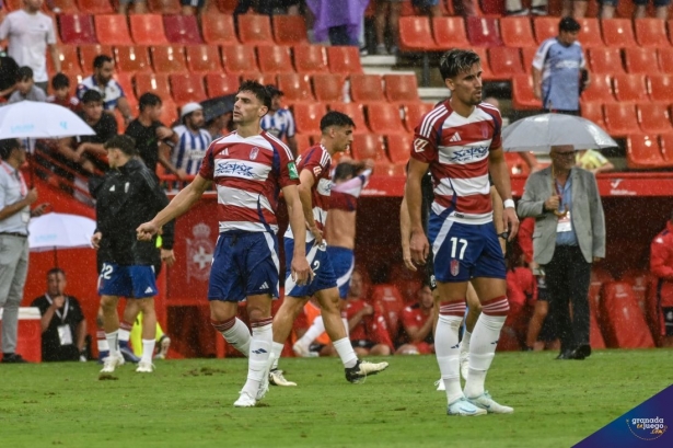 El equipo sigue sin ganar en Los Cármenes (JOSÉ M. BALDOMERO) El equipo sigue sin ganar en Los Cármenes (JOSÉ M. BALDOMERO)