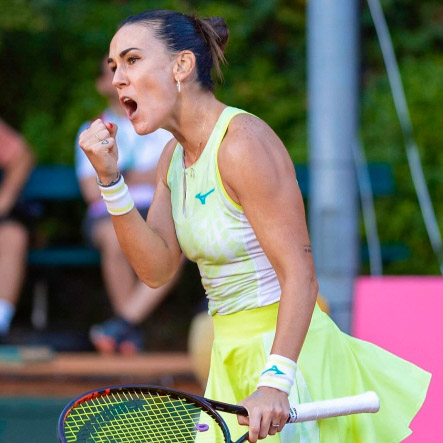 Nuria Párrizas celebra un punto (FATENIS)