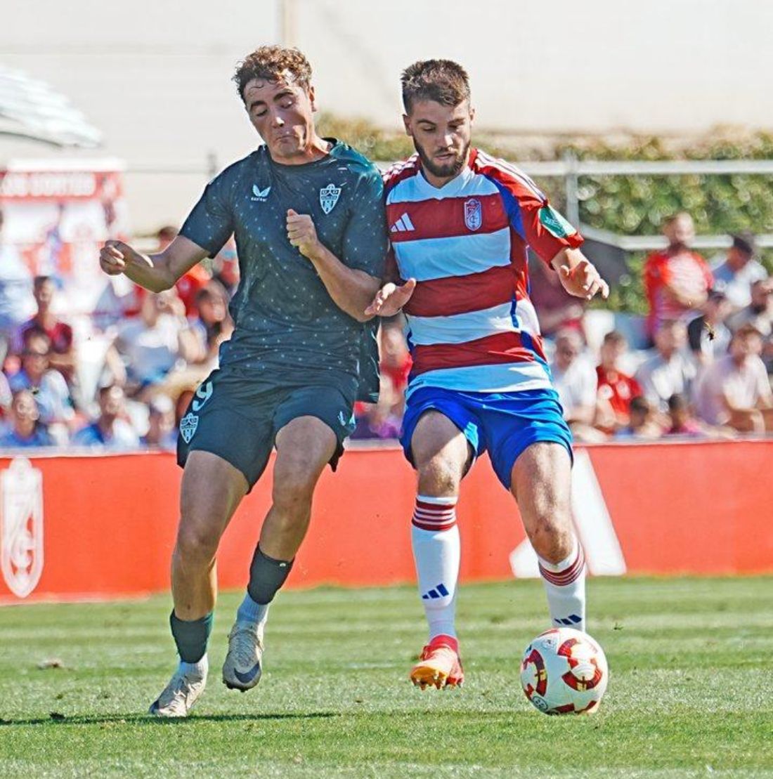 El Recre se tuvo que conformar con el empate (GRANADA CF)