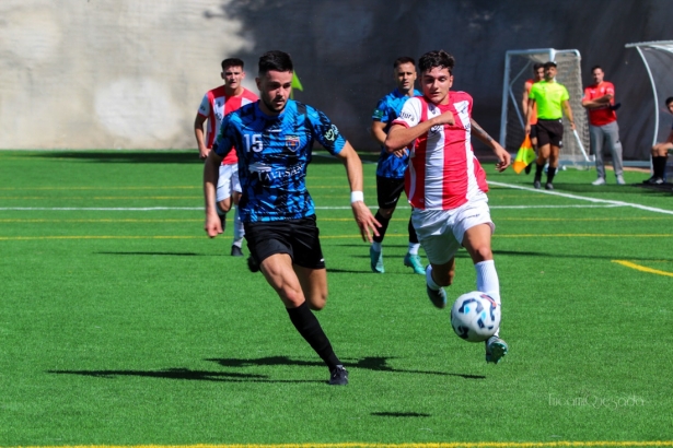 El Otura CF derrotó al Purullena CF (ENCARNI QUESADA)