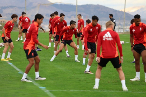 El equipo vuelve el martes al trabajo (J. AZCOYTIA)
