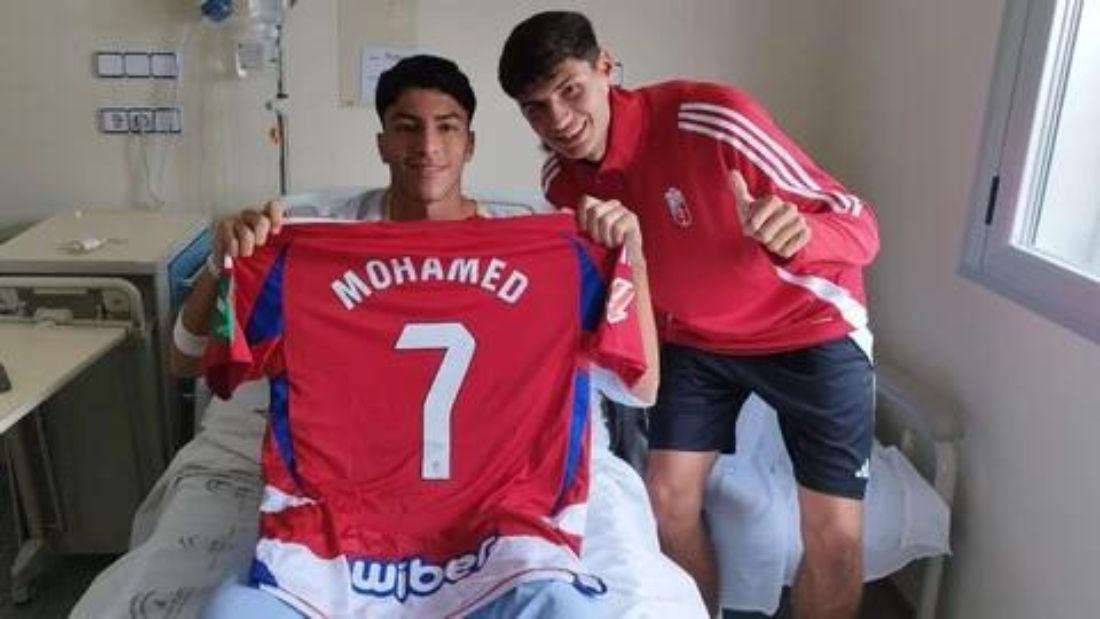 El Granada visitó a Mpha en el hospital (GRANADA CF)
