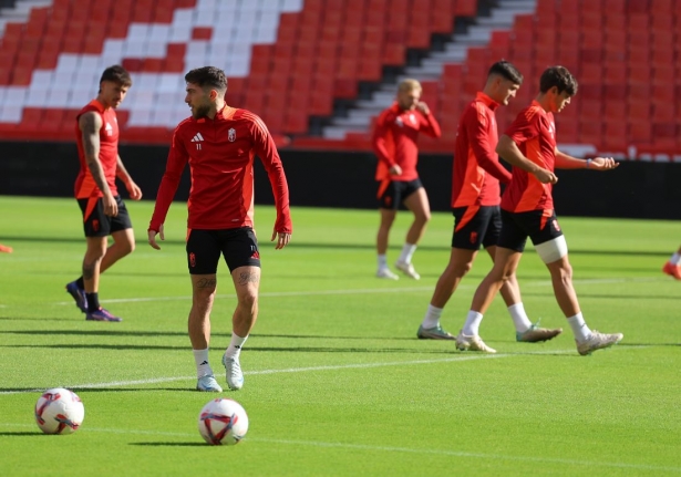 Tsitaishvili ha entrenado con normalidad (J. AZCOYTIA) Tsitaishvili ha entrenado con normalidad (J. AZCOYTIA)