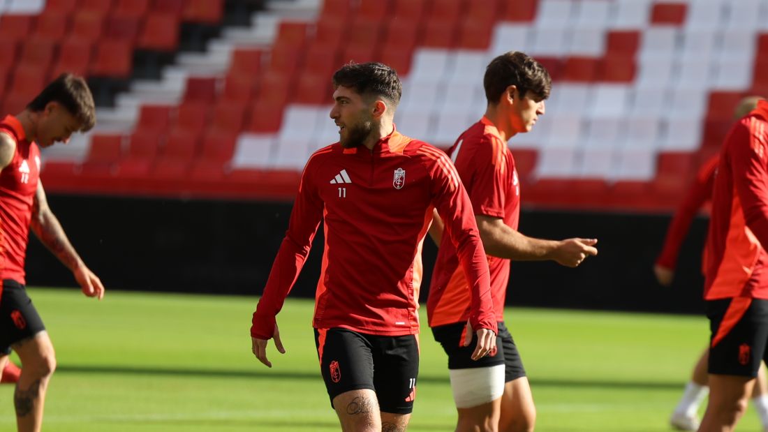 Tsitaishvili comenzó con el grupo el último entrenamiento de la semana (J. AZCOYTIA)