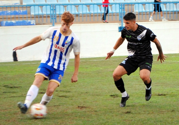 El motrileño Cameron y el malagueño Sarmiento (SEMANARIO MUCHO DEPORTE)