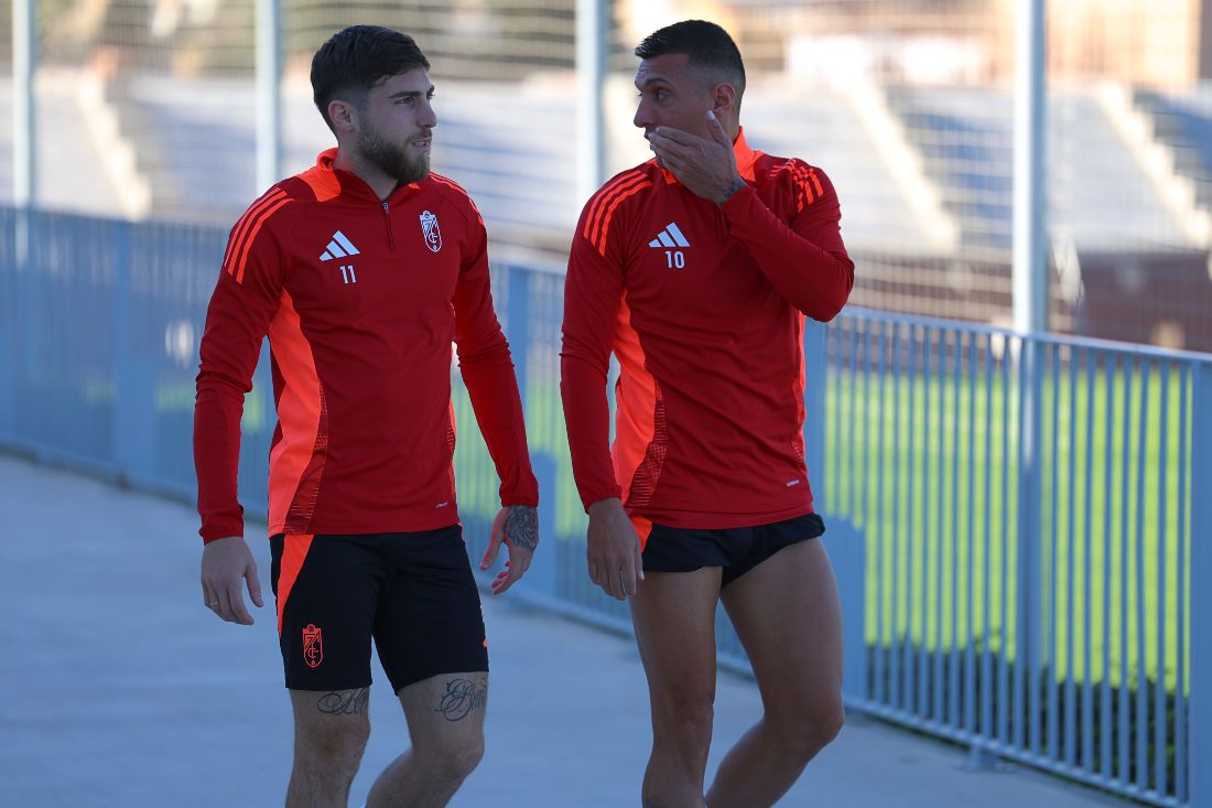 Tsitaishvili junto a Uzuni antes del entrenamiento (J. AZCOYTIA)