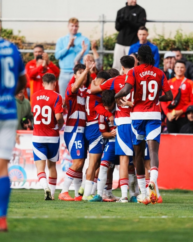 El Recre celebró un nuevo triunfo en casa (GRANADA CF) El Recre celebró un nuevo triunfo en casa (GRANADA CF)