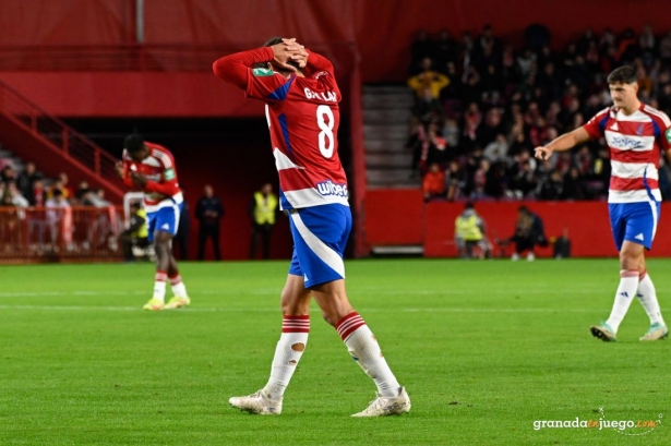 El equipo perdió por primera vez con Escribá (JOSÉ M. BALDOMERO) El equipo perdió por primera vez con Escribá (JOSÉ M. BALDOMERO)
