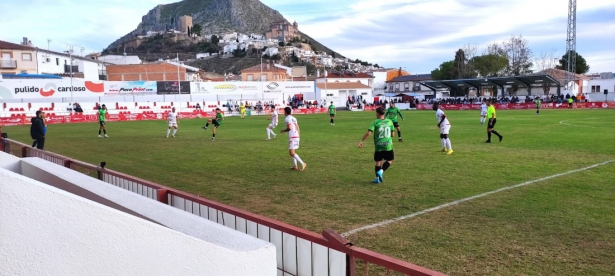 El Huétor Vega se ha traído los puntos de Martos (CD HUÉTOR VEGA)
