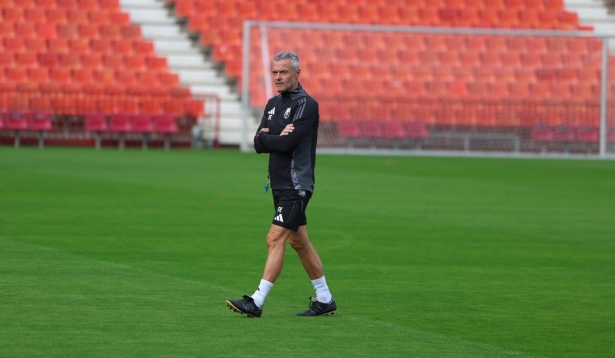 Esribá durante el último entrenamiento de la semana (J. AZCOYTIA) Esribá durante el último entrenamiento de la semana (J. AZCOYTIA)