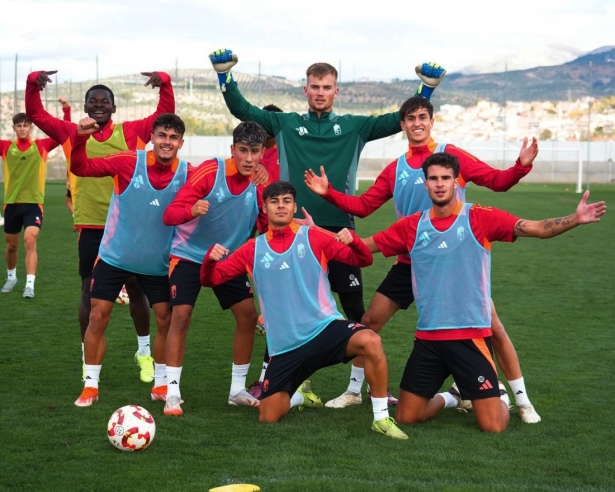 El Recre quiere que la victoria se quede en Granada (GRANADA CF) El Recre quiere que la victoria se quede en Granada (GRANADA CF)