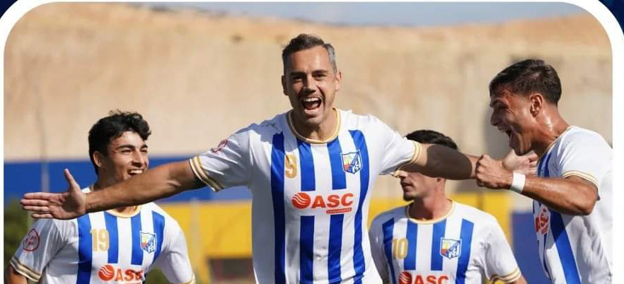 Antonio López celebra su gol (CF MOTRIL) 