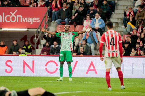 Sirena Diao celebra el gol (LOF)
