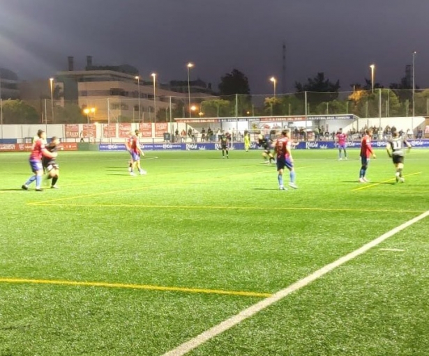 El CD Huétor Vega plantó cara al Torre del Mar (CD HUÉTOR VEGA)