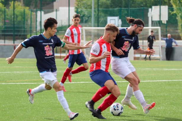 El Guadix venció al Otura en un disputado partido (ENCARNI QUESADA)