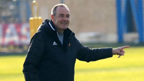 Víctor Fernández intentará volver a doblegar al Granada (DIARIO QUÉ) Víctor Fernández intentará volver a doblegar al Granada (DIARIO QUÉ)