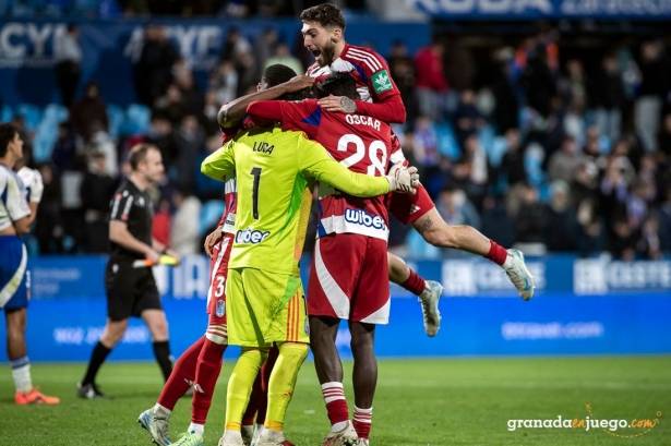 El equipo celebraba el pase a la siguiente ronda (LOF) El equipo celebraba el pase a la siguiente ronda (LOF)