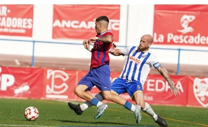Illescas fue expulsado en el tramo final (CF MOTRIL)