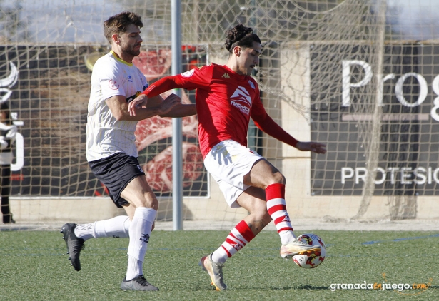 Bolívar controla el balón ante Javi Pérez (J. PALMA) Bolívar controla el balón ante Javi Pérez (J. PALMA)
