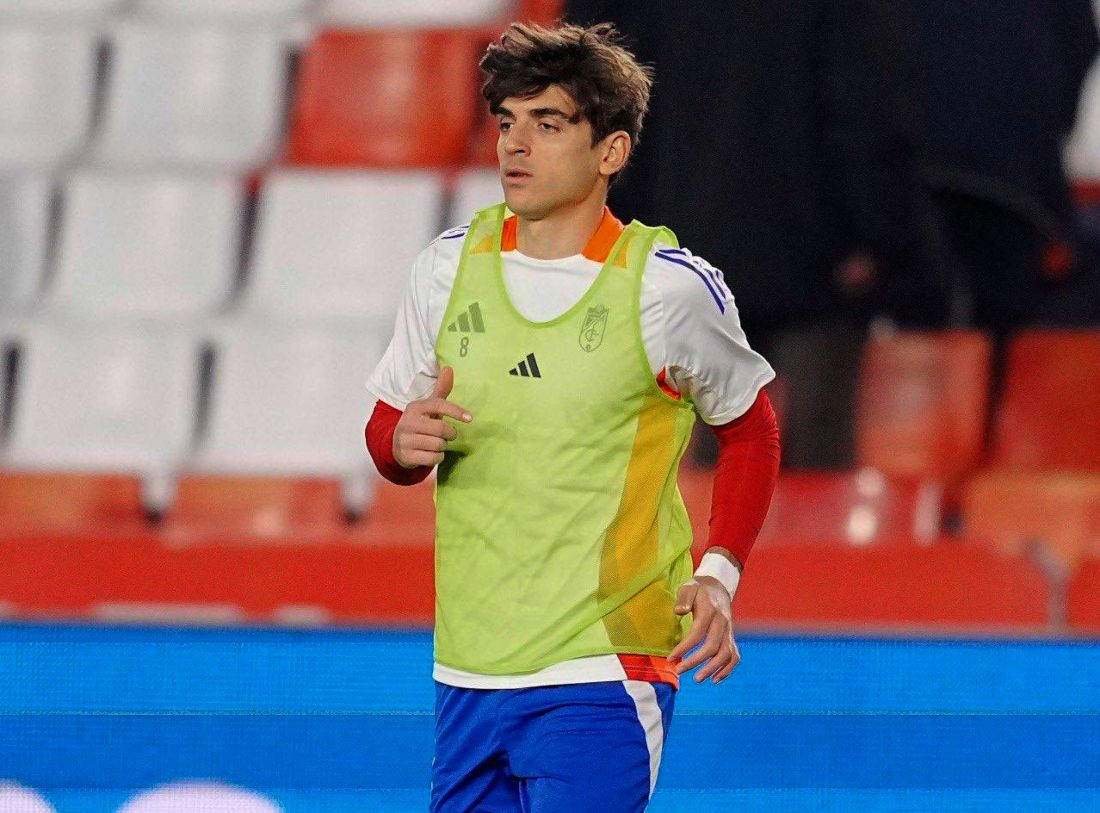 Escribá realizó pequeños retoques en el equipo (GRANADA CF)