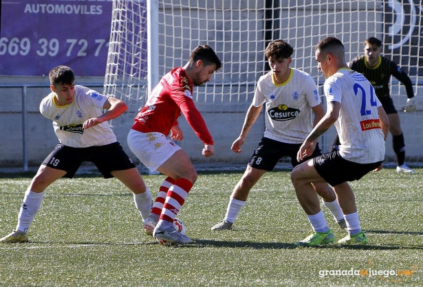 El Huétor Tájar quiere los tres puntos para cerrar el año (J. PALMA) El Huétor Tájar quiere los tres puntos para cerrar el año (J. PALMA)