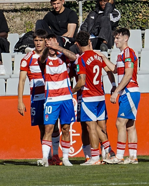 El Recre no pudo quedarse con los tres puntos (GRANADA CF) El Recre no pudo quedarse con los tres puntos (GRANADA CF)