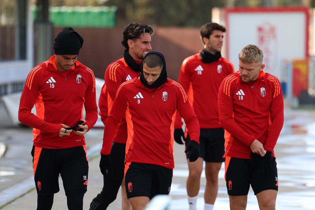 El Granada regresa a los entrenamientos (J. AZCOYTIA)
