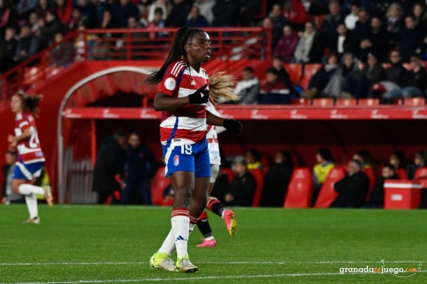 Imade está siendo una de las referentes ofensivas del equipo (JOSÉ M. BALDOMERO) Imade está siendo una de las referentes ofensivas del equipo (JOSÉ M. BALDOMERO)
