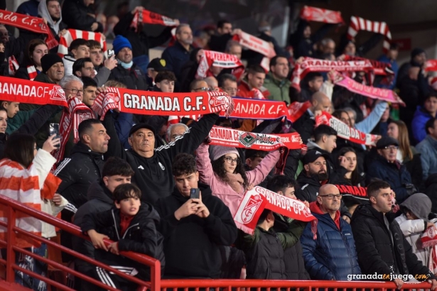 La afición respaldará al equipo en un momento delicado (JOSÉ M. BALDOMERO) La afición respaldará al equipo en un momento delicado (JOSÉ M. BALDOMERO)
